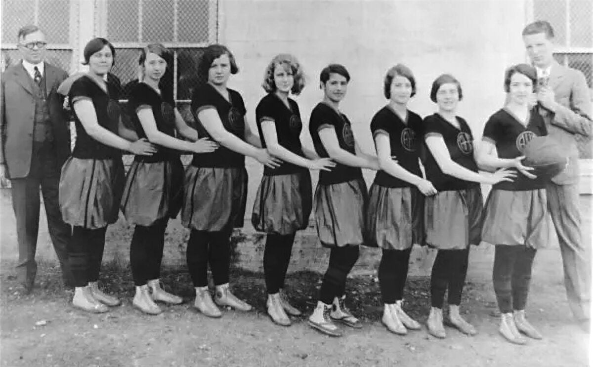 Cheatham County High School (TSSAA Charter Member) - 1927 Girls' Basketball Team